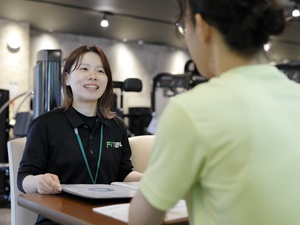 株式会社快活フロンティア(AOKIグループ) 大手ジム「FiT24」のエリアマネージャー候補／年休120日
