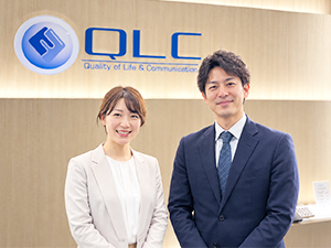 ＱＬＣプロデュース株式会社 人事労務・企画／年休123日・土日祝休／残業月5h／転勤無