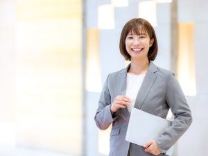 株式会社ＡＵＴＯ　ＬＯＧＩＳＴＩＣＳ　ＪＡＰＡＮ 通関士／本社・4月～新オフィス／安定の外資企業／年休125日