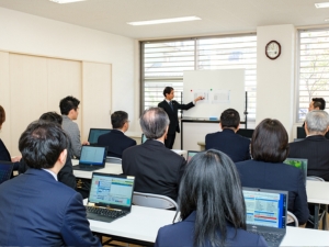 社会保険労務士法人TAC(TAC経営グループ) 社会保険労務スタッフ／土日祝休み／転勤なし／年間休日125日