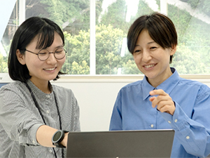 富士工業株式会社 経理事務／年間休日120日／残業ほぼなし／安定メーカー勤務