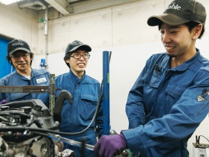 株式会社アネブル 自動車エンジニア／評価・設計／年休121日／土日祝休／残業少