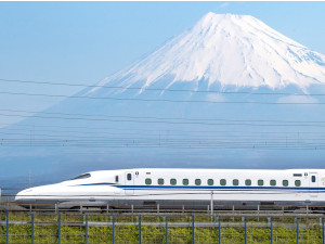 新幹線メンテナンス東海株式会社(JR東海グループ) 車両基地での新幹線車内清掃／JR東海G／40・50代活躍
