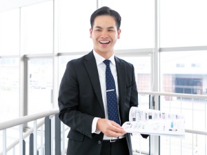 高沢産業株式会社 ルート営業／年休128日／土日祝休／月給28万円～／転勤なし