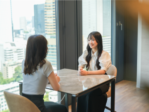 株式会社ＡＬＫＵ 労務スタッフ／未経験歓迎／年休125日以上／月残業10h以内