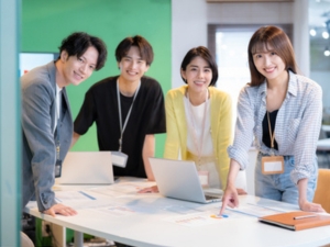 株式会社アイエスエフネット 未経験歓迎／ITサポート事務／異業種出身者活躍／完全週休2日