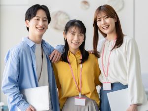 ｌｏｏｋｉｎｇ　ｕｐ株式会社 フィールドセールス／未経験から企業のマーケティング課題を解決