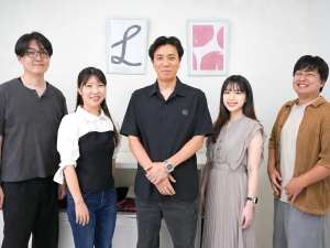 株式会社レア・グルーヴ SNS広告運用／年休126日／土日祝休み／フルフレックス