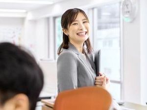 株式会社リンレイサービス 労務／完週休2・土日祝休・年休123・1日の標準労働時間7h
