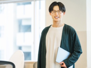 株式会社プロナック 販促物企画ディレクター／月給30万円～／賞与あり／退職金あり