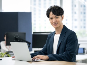 寿堂紙製品工業株式会社 封筒・印刷物のDTP制作／年休125日以上／残業月10h以下
