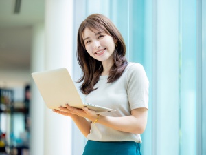 株式会社アスパーク 運用保守・テスト／研修充実／経験不問／土日祝休／E002ーI