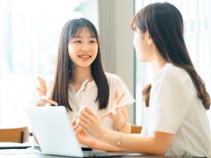 株式会社アスパーク Web系ITエンジニア／経験不問／土日祝休／E002ーI