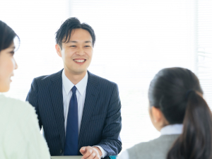 株式会社関東浜学園 塾の運営事務スタッフ／年休120日／13時始業／残業月10h