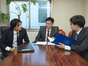 佳成食品株式会社 経理中心のバックオフィス業務／土日祝休／賞与6カ月／残業なし