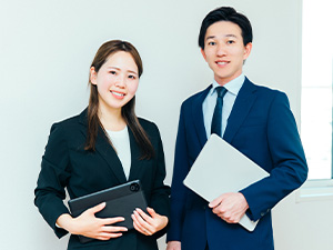 シーロムパートナーズ社会保険労務士法人(シーロムパートナーズグループ) 社会保険労務士／経験者歓迎／年間休日130日以上／土日祝休み