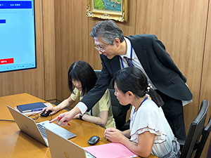 日本総合サービス株式会社 給与課・課長候補／プレイングマネージャー／想定年収550万円