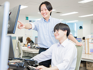 アイシーエムジャパン株式会社 未経験から挑む貿易事務／土日祝休／年休125日／残業少なめ