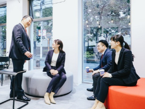 ＤＥホールディングス株式会社(電巧社グループ) 人事（新卒・キャリア）／初年度年収500万円～／完週休2日