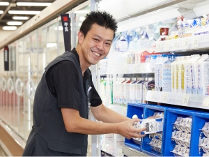 株式会社西友(トライアルグループ) 食品売場リーダー／年休122日／賞与年3回