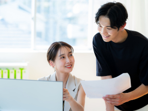 株式会社Ｉ・Ｎグループ 一般事務・営業サポート／土日祝休・残業無／月給24～32万円