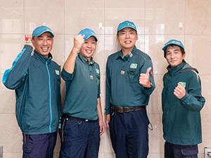トナミ近畿物流株式会社 配送ドライバー／月給32万以上／50代活躍中／日本郵便GP