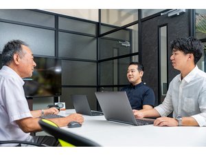 株式会社エスイーアイ 自社アプリの開発エンジニア／土日祝休／転勤なし／月給30万円