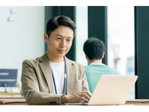 株式会社パシフィックシステム 自社ソフトの開発エンジニア／基本リモート／年休123日