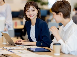 株式会社カンブライト IT営業／フルフレックス／年休120日／リモート勤務あり