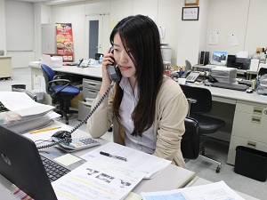 株式会社創味食品 提案営業／月給31万円以上／年休128日／経歴不問／各種手当