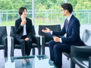 株式会社アカデメイア・ビジョン 学校運営を支える人事総務／未経験歓迎／リモート可／土日祝休み