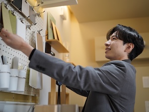 株式会社ｓｕｍａｒｃｈ インテリアコーディネーター／月給30万円以上／年休122日