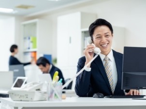 株式会社信陽 ビル管理のカスタマーサポート／年休122日／賞与年2回