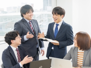株式会社エイチアールテクノ 人材営業／未経験歓迎／年休122日・土日休／残業月5時間