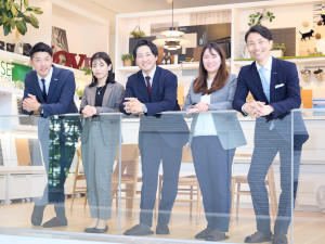 泉北ホーム株式会社 住宅アドバイザー／平均年収700万円／賞与年2回／完休2日