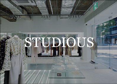 STUDIOUS（株式会社TOKYOBASE）【プライム市場】 セールススタッフ／月給33万円以上／大型積極募集／業績好調