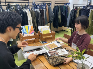柴屋株式会社 生産管理／有名ブランド案件多数／年休120日以上