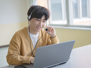 セントラル・アイ株式会社 事務スタッフ／未経験可／年休156日～／平均月給30万円