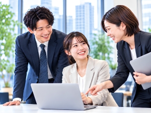 株式会社ウイングキャリア・株式会社ウイング【合同募集】(ウインググループ)(ウインググループ) 未経験から挑戦！イベントや販売を支える総合職（採用・管理）