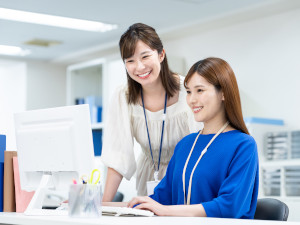 エルガーホールディングス合同会社 総務・営業事務／年休124日／月給30万円／賞与年2回