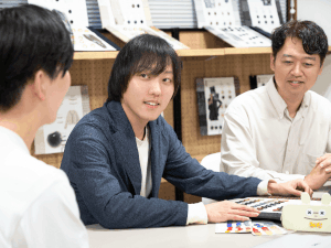 株式会社アイリス キャラクターグッズ・アパレル総合職（営業・企画開発）／残業少
