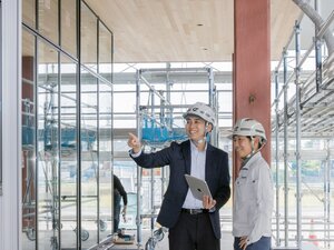 株式会社飯田組 建築現場監督／月給46万円～54万円／年休125日／土日祝休