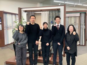 株式会社インテリアマエダ インテリア販売／賞与年3回・退職金あり／月収30万円可