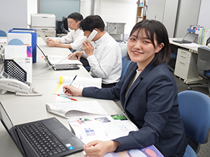 朝日分光株式会社 精密部品・機器の営業／残業少なめ／土日祝休（年間129日）