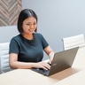 入社2年目/