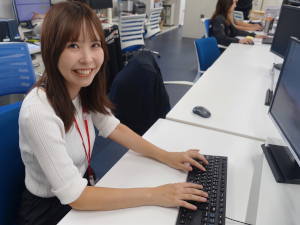 株式会社リバークレイン 労務・総務／服装自由／月給26万円～／年休120日～／土日祝
