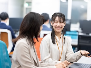 株式会社ファイブ 営業事務／年間休日126日／土日祝休／残業無し／賞与年2回