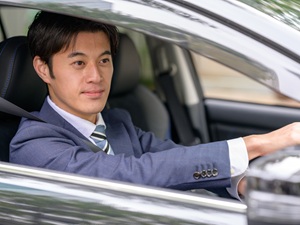ワールドベンチャー株式会社 社長専属ドライバー兼事務補助／経験不問・普免のみ／転勤なし