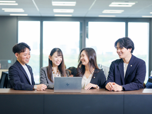 株式会社プレジオ 社内SE／健康経営優良法人／年休127日／月給28万円以上