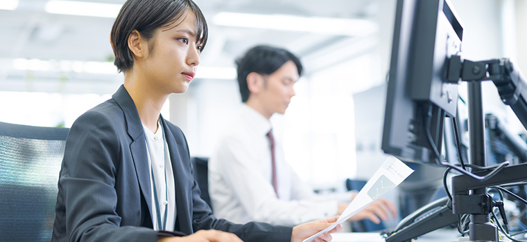 事務職で就業中のイメージ